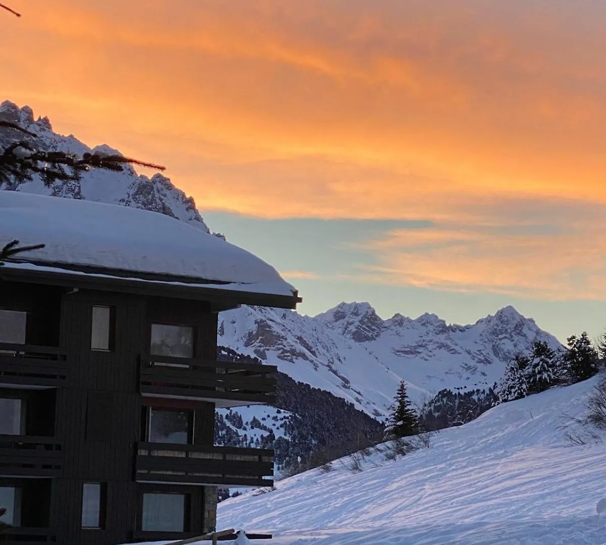 Apt 2 P 5 6 Pers Pieds Des Pistes Parking Couvert Inclus Les Allues France